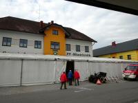 Blick zum Amtsgebude mit dem Teil der Feuerwehr Mnichreith - Start-/Zielraum 