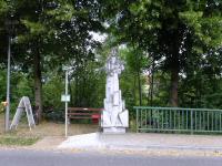 schne Skulptur an der Mankbrcke in Gassen 