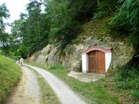 Blick auf die Wanderstrecke entlang der Kellergasse Steinbach 