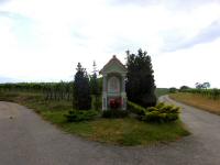 Blick zur Hubertuskapelle in der Riede Niedera (Niedern)