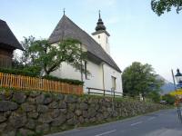 Blick zur Kath. Filialkirche hl. Leonhard (Kalvarienbergkirche) in Straen