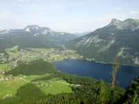 herrlicher Fernblick zum Altausseer See zum Ort Altaussee und zu den Bergen Sandling und Loser mit Atterkogel