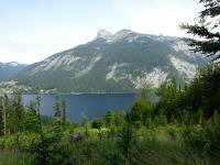 Fernblick zum Altausseer See und zum Loser mit dem Atterkogel (1837 m bzw 1826 m) 