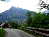 Blick auf die Wanderstrecke in Lichtersberg und in die Ferne zum Loser