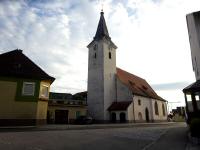 nochmals der Blick zur Kath. Pfarrkirche hl. Nikolaus in Neumarkt an der Ybbs 