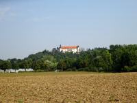  schner Fernblick zum Schloss Sitzenberg 