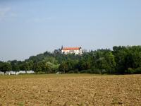  schner Fernblick zum Schloss Sitzenberg 