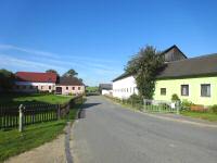  Blick auf die Wanderstrecke auf der L8107 in Weinpolz 