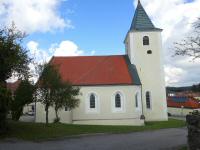 Blick zur Kath. Pfarrkirche Rappottenstein, den Aposteln Petrus und Paulus geweiht