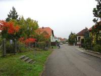 Blick auf die Wanderstrecke in der Weitenbachgasse in Maissau 