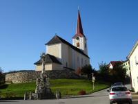 Blick zur Pest-/Dreifaltigkeitssule und zur kath. Pfarrkirche Bad Gropertholz 