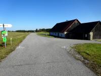 Blick zur Streckenteilung (24/42 km) mit der SK in der Streusiedlung Reichenauerwald 