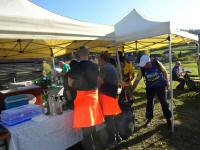 Wanderer und Marathonis bei der K+L in in der Streusiedlung Reichenau am Freiwald 