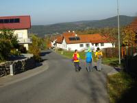  Blick auf die Wanderstrecke auf der L8298 in Scheiben 