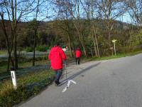 Blick auf die Wanderstrecke von der Loistalstrae (L44) zum Loisbach 