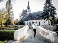 Blick auf die Wanderstrecke bei der Kath. Filialkirche hl. Nikolaus 