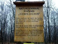 Infotafel zum Naturdenkmal "Sieben Eichen" am Ramaseck
