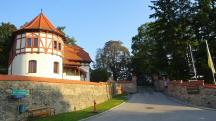  Blick zum Pfrtnerhaus an der Schlobergstrae 