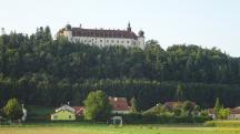  Fernblick zum Schloss Sitzenberg 