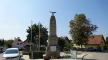  Blick zum Kriegerdenkmal Sitzenberg 