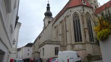 Blick zur Pfarrkirche Stein an der Donau - Pfarrkirche hl. Nikolaus