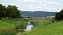  Blick zur Brcke ber die Perschling bei Rassing 