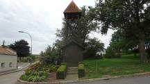  Blick zur Kapelle mit Glockenturm in Obermiesting 