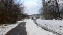 Blick auf die Wanderstrecke entlang des Donaugrabens 