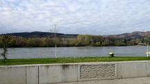  Blick zur Donau 