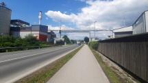 Blick auf die Wanderstrecke entlang der Bahnhofstrae (B25)
