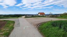  Blick auf die Wanderstrecke beim Friedhof Zemling 