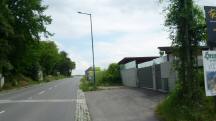 Blick auf die Wanderstrecke entlang der L120 in Mechters 