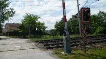 Blick auf die Wanderstrecke beim Bahnbergang der Westbahn