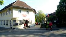  Blick zum Gasthaus Nusserl ist Start-/Zielraum 