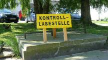  Blick zur Infotafel in Holzern 