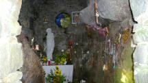  Blick in den Innenraum der Waldkapelle 