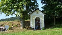  Blick zu einer Kapelle in Geretzlehen 