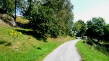 Blick auf die Wanderstrecke durch die Streusiedlung Riegel
