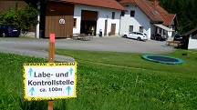  Blick zur Infotafel beim Gehft Hoffeld 