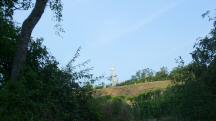 Fernblick zum Aussichtsturm "Korkenzieher" auf dem Fuchsberg