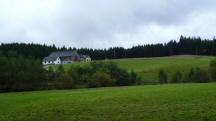  Blick zu einem Gehft in der Region Gruberg 