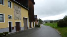 Blick auf die Wanderstrecke in Lembach zum Ziel 