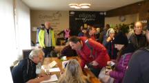  Blick zur Anmeldung im Lokal "Olivani Cafe" 