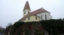 Blick zur Kath. Pfarrkirche hl. Margaretha in Fels am Wagram