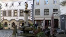  Blick zum "Roter Brunnen" in der Gleinker Gasse 