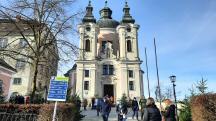 der schne Blick zur Wallfahrtskirche "Zum gttlichen Christuskind" 