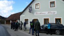  Wanderer vor dem Start beim Ghs Knig 