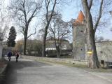  Wanderer beim Turm "Pfefferbüchsl" 