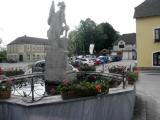  Blick ber den Florian-Brunnen zum Ziel 