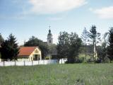 Blick zur Pfarrkirche "Maria Himmelfahrt" in Stra im Straertale 